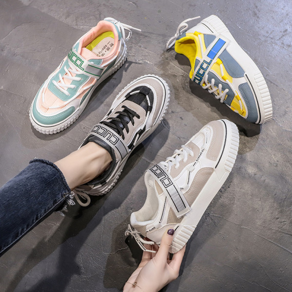 Modern női rugós tornacipő lapos talppal - öko velúrból