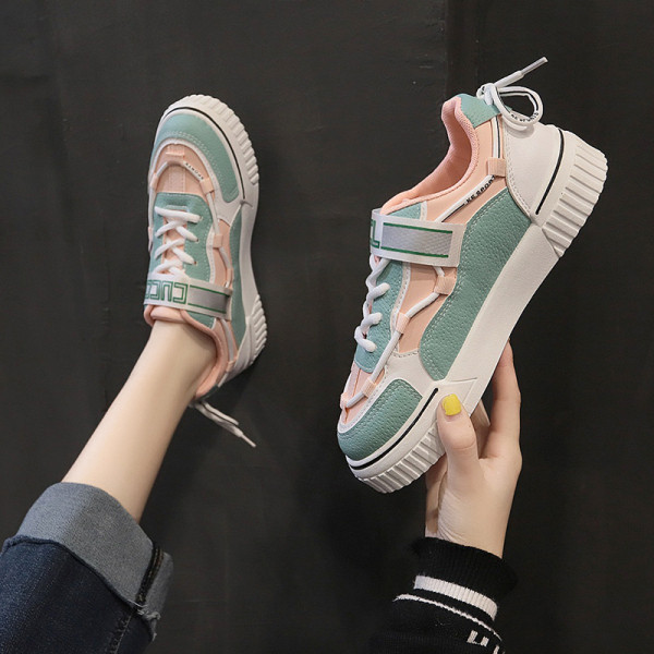 Modern női rugós tornacipő lapos talppal - öko velúrból