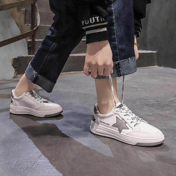 Lameda talla ja värviliste paeltega nahast naiste tossud