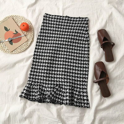 Kockás női szoknya testre szabott modell, magas derékkal