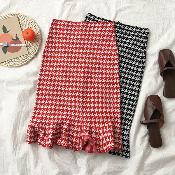 Kockás női szoknya testre szabott modell, magas derékkal