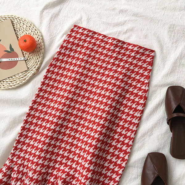 Kockás női szoknya testre szabott modell, magas derékkal