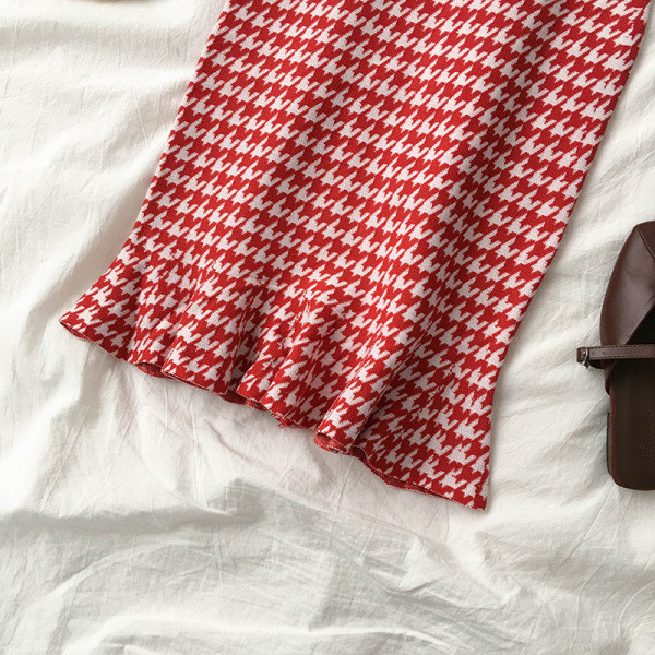 Kockás női szoknya testre szabott modell, magas derékkal