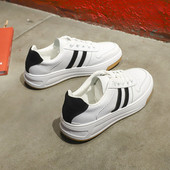 Naiste rihmade ja lameda tallaga tossud - valget värvi ökonahast