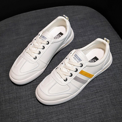 Naiste vabaaja tossud ökonahast värviliste triipude ja lameda tallaga