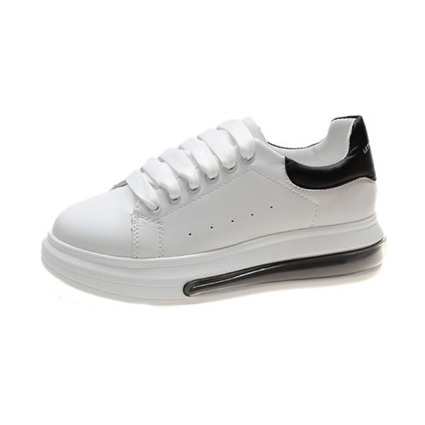 Naiste vabaaja tossud lameda ja värvilise kunstnahast tallaga