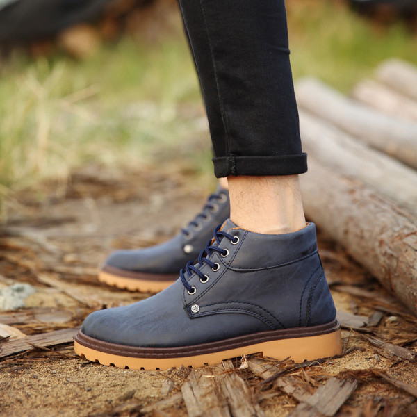 Alkalmi férfi cipő műbőrből, fűzős