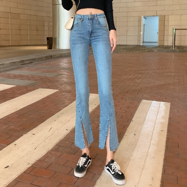 Moodsad lõhikutega naiste Charlestoni teksad