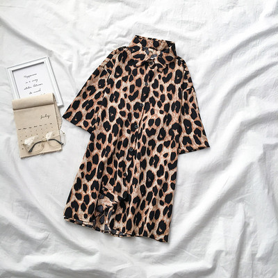Свободна дамска риза в ретро стил с леопардов десен и къс ръкав