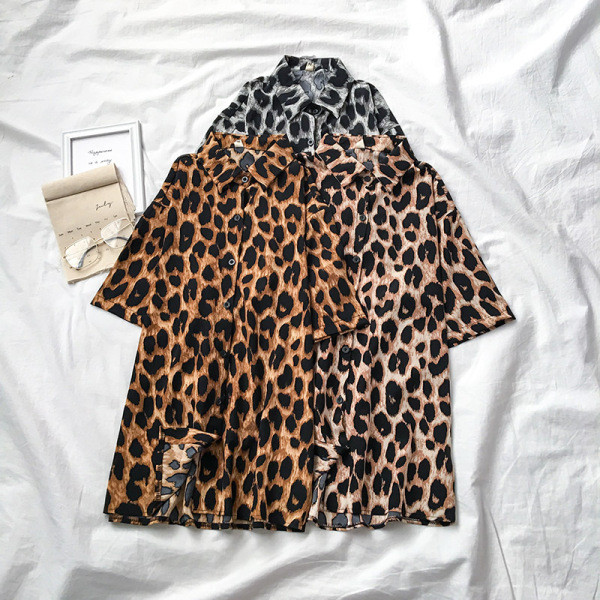 Свободна дамска риза в ретро стил с леопардов десен и къс ръкав