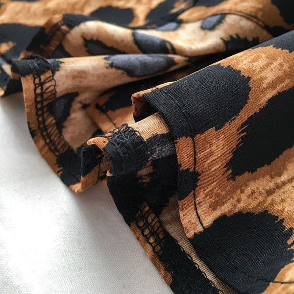 Свободна дамска риза в ретро стил с леопардов десен и къс ръкав