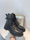 Öko bőrből készült fűzős női csizma új modellje fekete színben