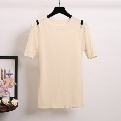 Stílusos női póló vékony kötésből, vállán kivágott részekkel