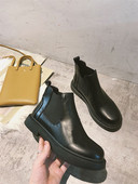 Eko bőrből készült női csizma lapos talppal, fekete színben