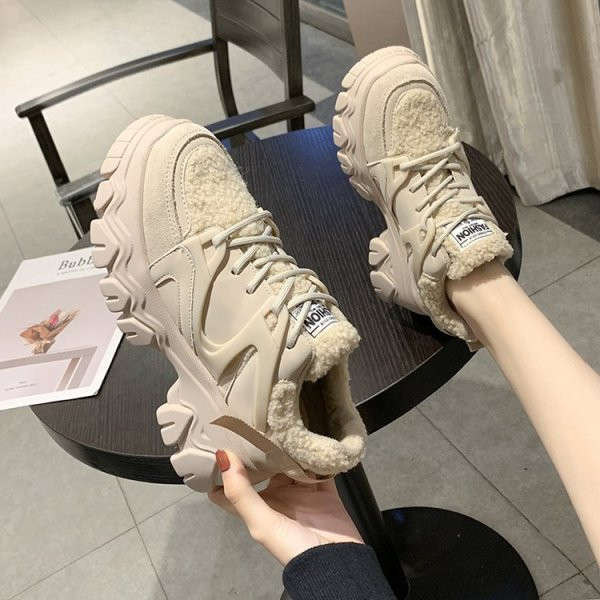 Női téli tornacipő puha béléssel és durva talppal