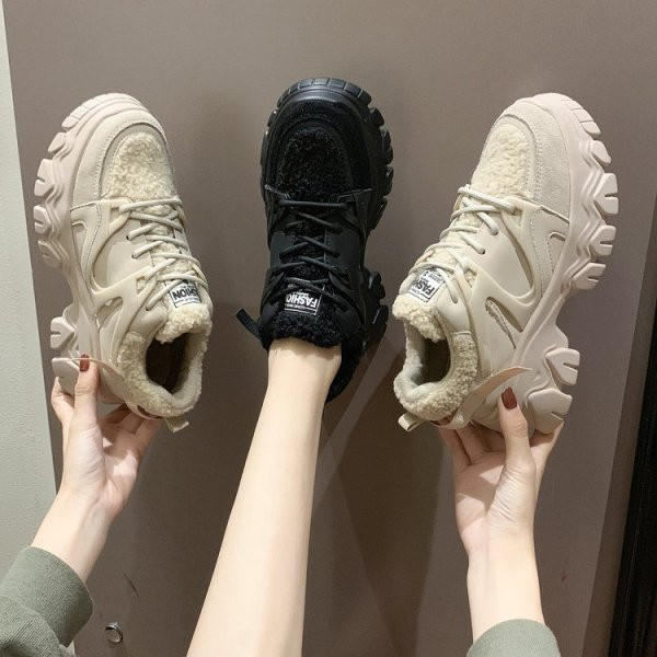 Női téli tornacipő puha béléssel és durva talppal