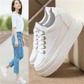 Valge kõrge tallaga kõrge tallaga nahast tossud