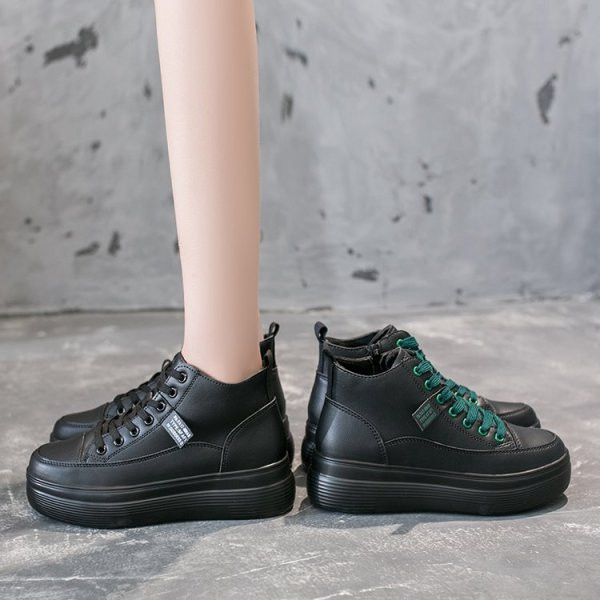 Musta värvi ökonahast lameda tallaga vabaaja naiste tossud