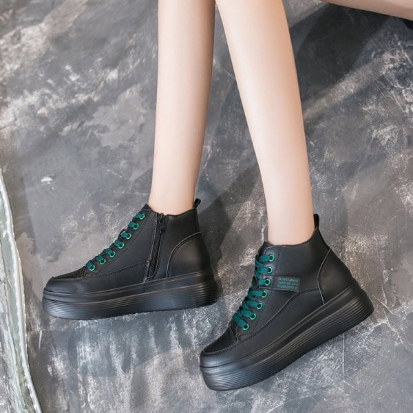 Musta värvi ökonahast lameda tallaga vabaaja naiste tossud