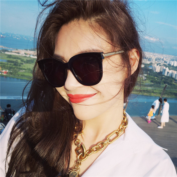 Modern női napszemüveg négyzet alakú, széles kerettel
