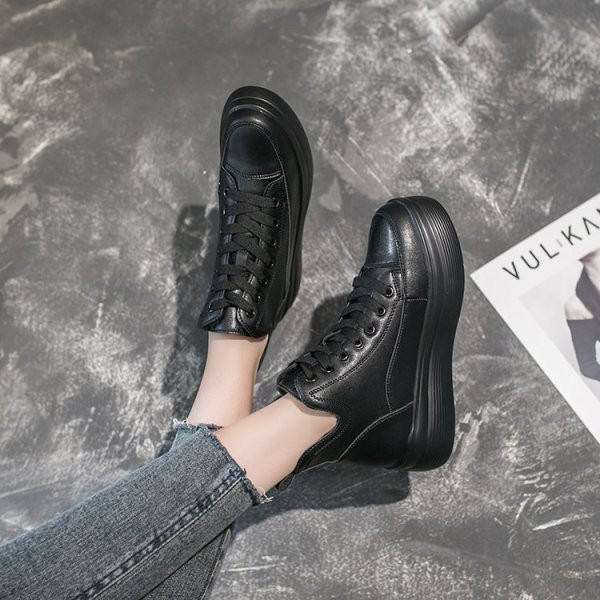 Női alkalmi sportcipő lapos talppal eko bőrből, fekete színben