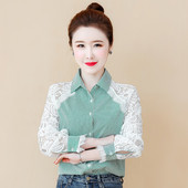 Alkalmi női csíkos ing klasszikus gallérral és csipkeujjakkal