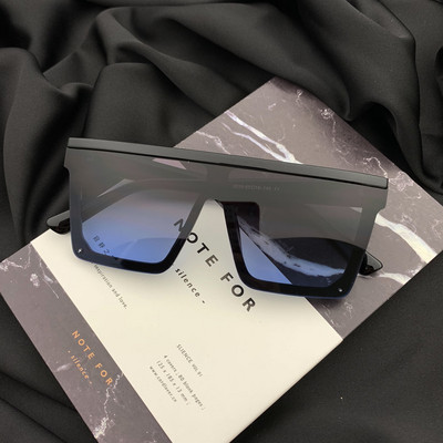 Praegune laia raamiga naiste päikeseprillimaski tüüp