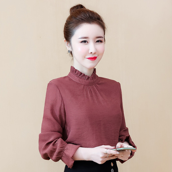 Női ing magas gallérral és hosszú ujjal