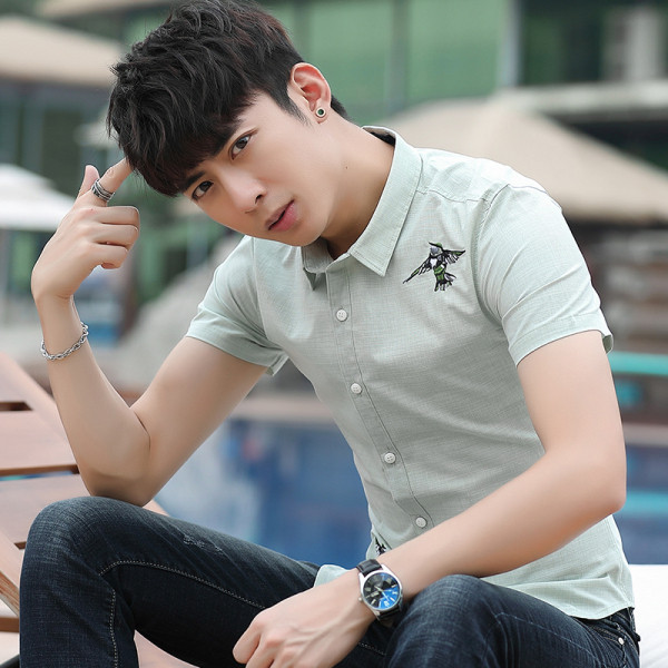 Стилна мъжка риза с класическа яка и бродерия