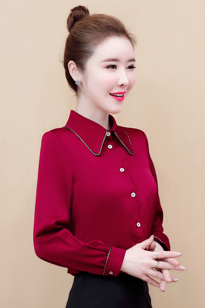 Alkalmi női szatén ing klasszikus gallérral és gombokkal