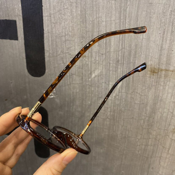 Moodsad naiste prillid ümara kujuga ilma dioptrita