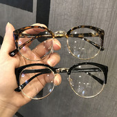 Aktualne ženske naočale okruglog oblika i plastičnog okvira