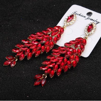 Moodsad naiste rippuvad värviliste kivikestega kõrvarõngad