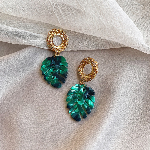 Igapäevased lehekujulised naiste kõrvarõngad