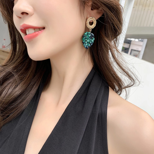 Igapäevased lehekujulised naiste kõrvarõngad