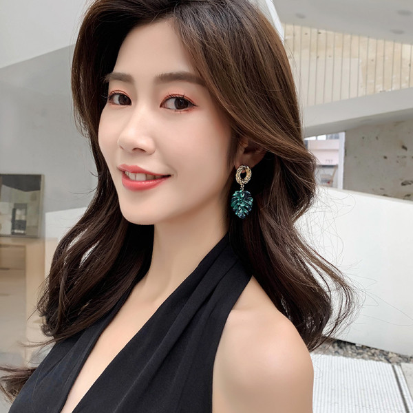 Igapäevased lehekujulised naiste kõrvarõngad