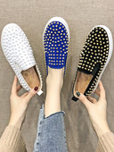 Uus mudel kaasaegsed naiste mokassiinid metallist naelu ja lameda tallaga