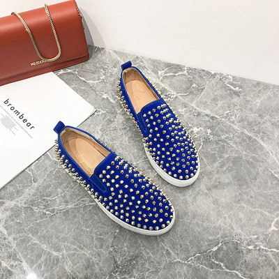 Uus mudel kaasaegsed naiste mokassiinid metallist naelu ja lameda tallaga