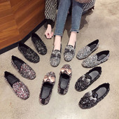 Särava efektiga ja tasase tallaga naiste vabaajajalatsid - kaks mudelit