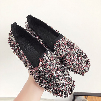 Särava efektiga ja tasase tallaga naiste vabaajajalatsid - kaks mudelit