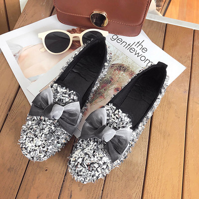 Särava efektiga ja tasase tallaga naiste vabaajajalatsid - kaks mudelit