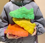 Alkalmi női tornacipő durva talppal, többféle neon színben