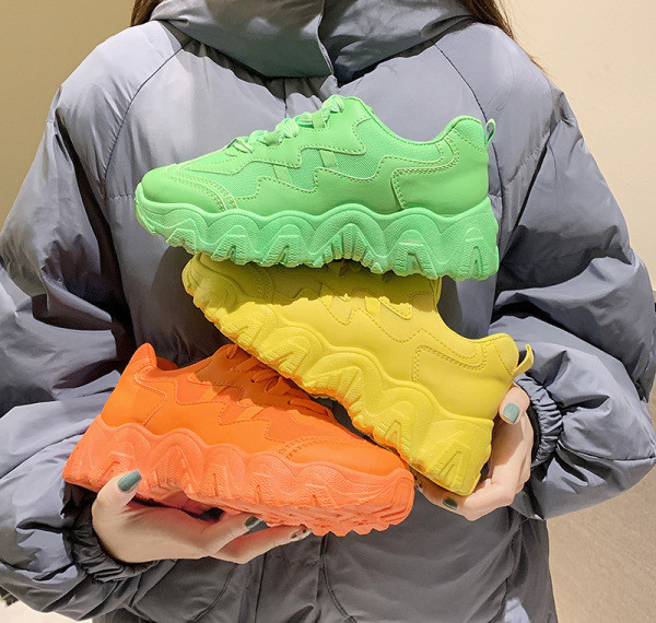 Alkalmi női tornacipő durva talppal, többféle neon színben