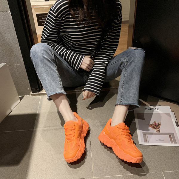 Alkalmi női tornacipő durva talppal, többféle neon színben