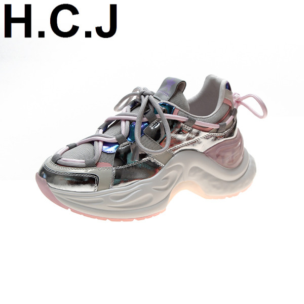 Praegused naiste kevad-sügis krobelise tallaga tossud