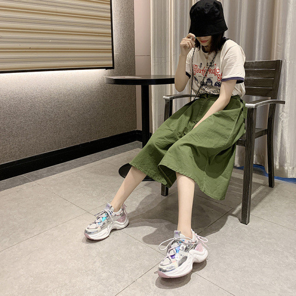 Praegused naiste kevad-sügis krobelise tallaga tossud