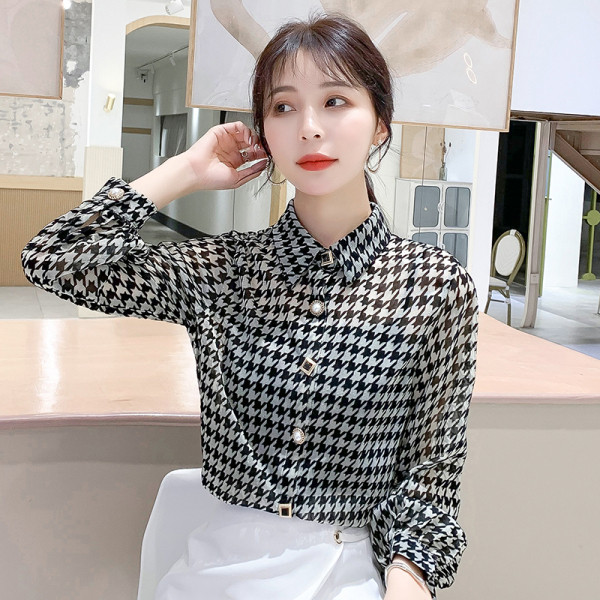 Új modell női ing gombokkal, klasszikus gallérral és hosszú ujjal