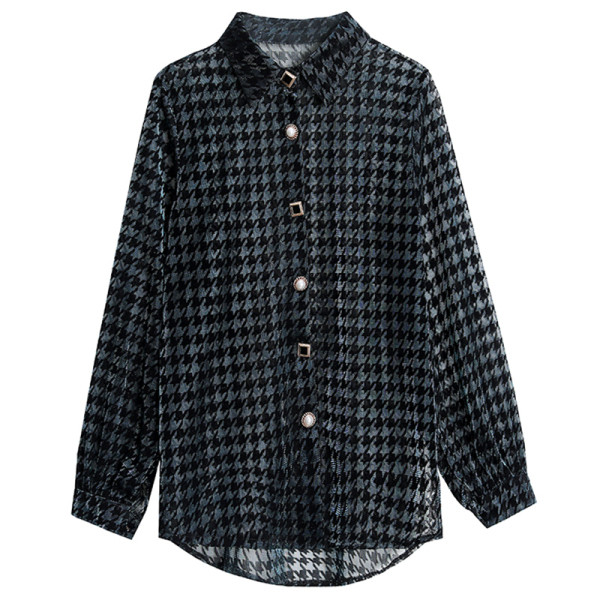 Új modell női ing gombokkal, klasszikus gallérral és hosszú ujjal