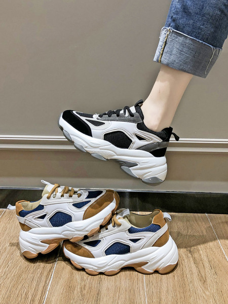 Alkalmi női tornacipő textilből, durva talppal