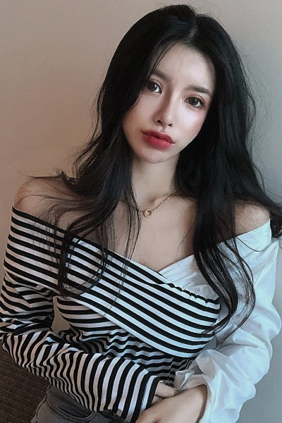 Modern női blúz V-nyakkal